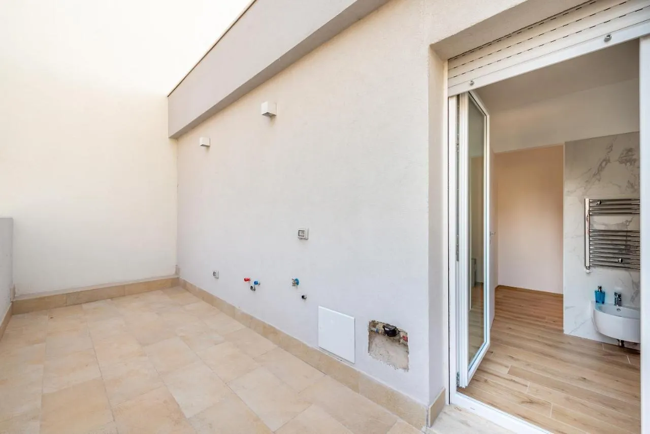Waterfront Apartment With Seaview Balcony Bari 0*,  Itálie